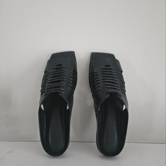 daniella shevel Shoes - NWOT Daniella Shevel Gia Lace Flats